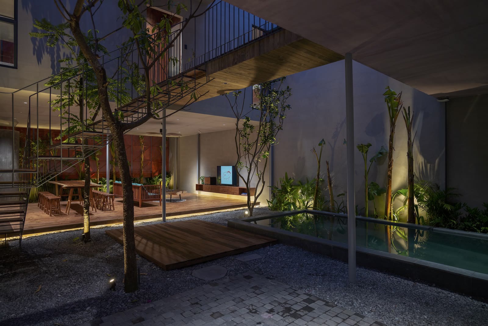 Đèn LED chống chói Desou chiếu sáng sân vườn và hồ bơi tại khu nghỉ dưỡng AnNam Village